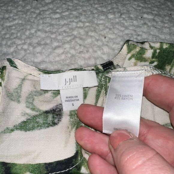 J. Jill Womens Linen Blend Button Back Tee Green Beige Tropical Palm Small EUC - Picture 7 of 11